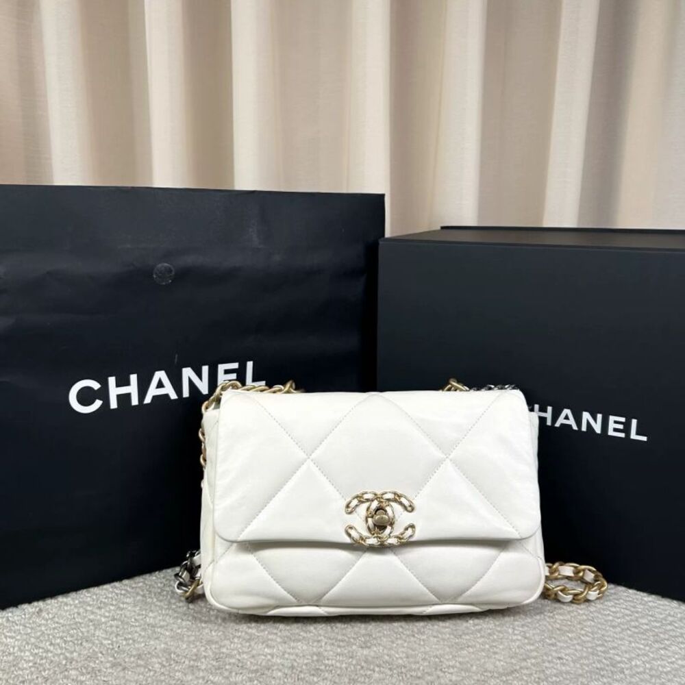 Chanel Women Pre-Loved Bag Very Good Condition